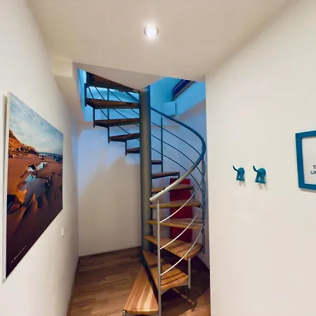Апартаменты Attic 15 Min To Charles Bridge Прага