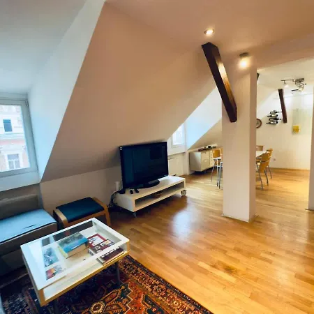 شقة Attic 15 Min To Charles Bridge *